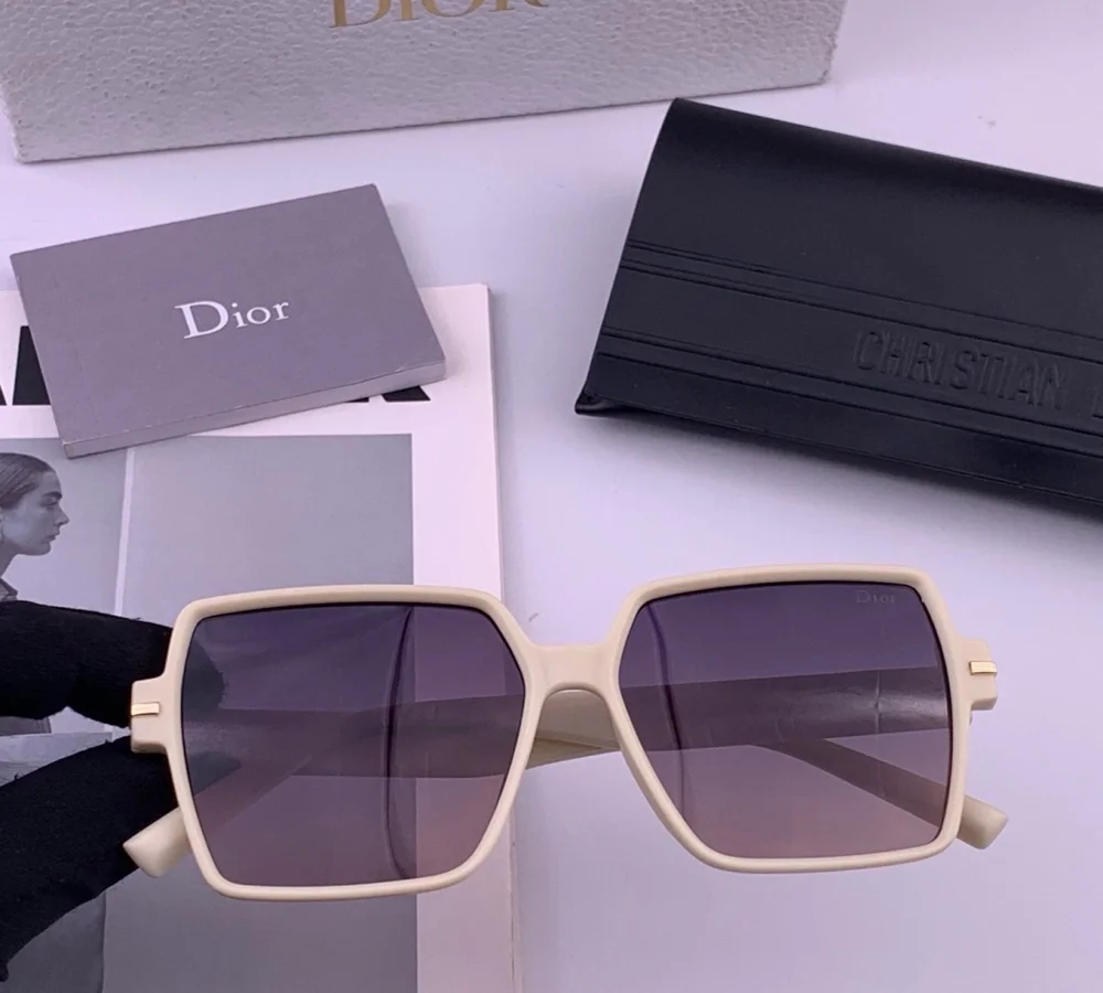 Dior® elegant cream